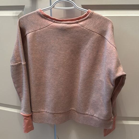 Adorable peach blush heather tone cropped Adidas sweatshirt size medium. - Picture 7 of 10
